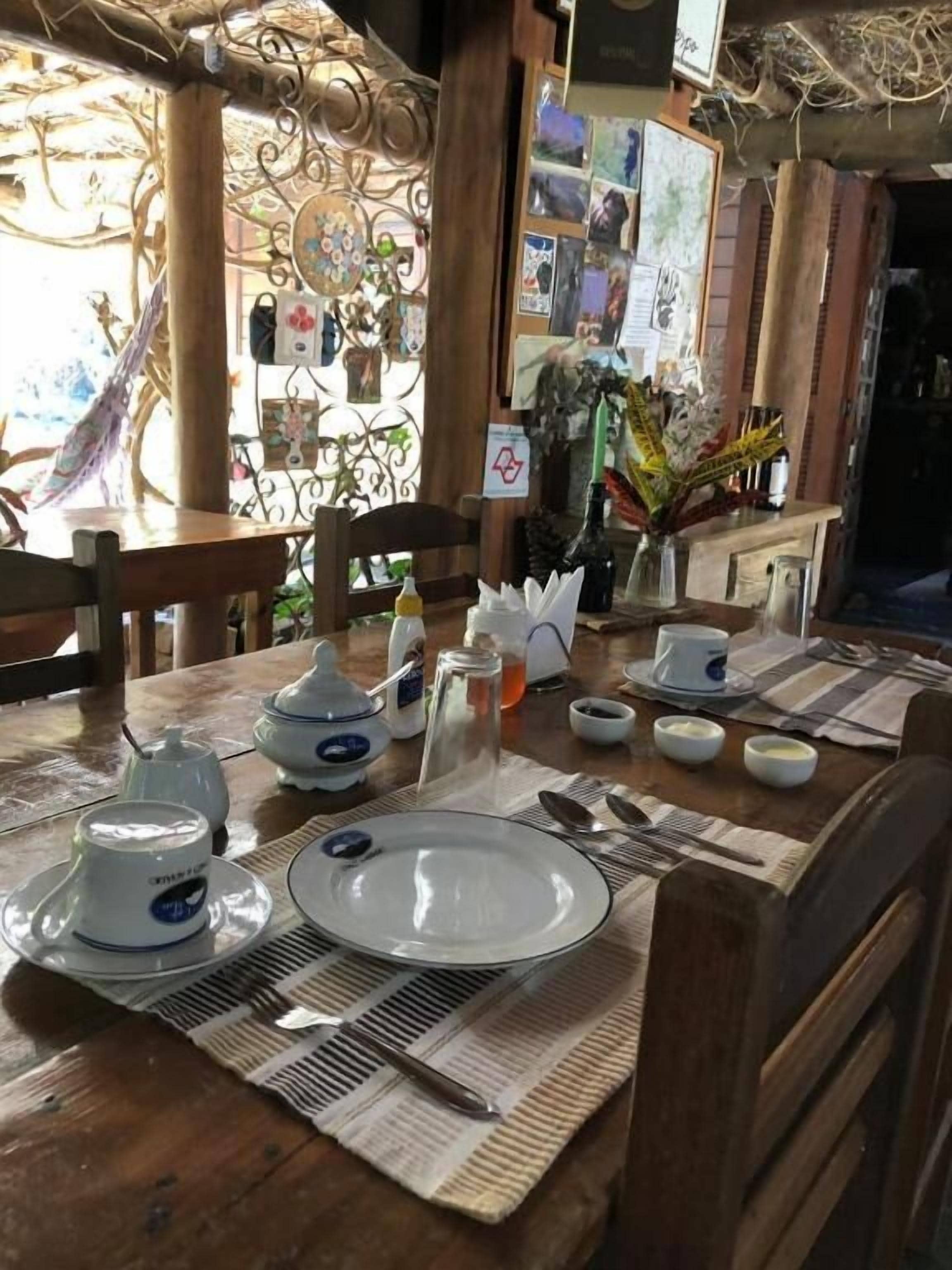 Stuga Comfort - uteplats - utsikt mot trädgården | Restauranger