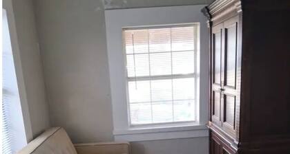 Private Room in a
4-bedroom house for rent in
Oklahoma City with AC