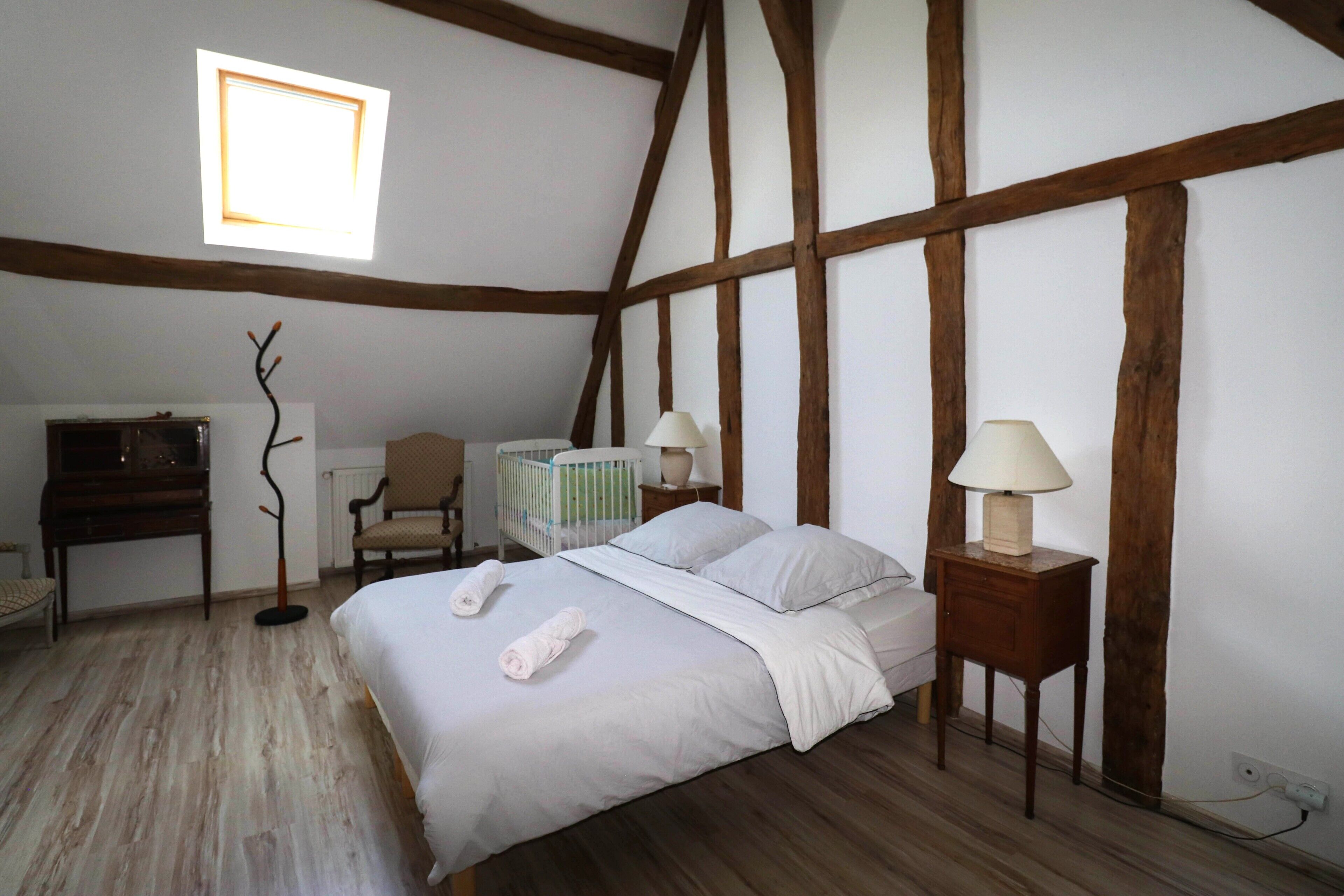 3 bedrooms, desk, iron/ironing board, free WiFi