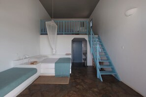 1 bedroom, in-room safe, free WiFi - Velithra Maisonette, Divine Sea Views, Furnished Terrace, Antiparos (Antiparos)