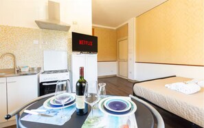 Iron/ironing board, Internet, bed sheets - [Olbia] House with Wi-fi Parking near waterfront (Olbia)
