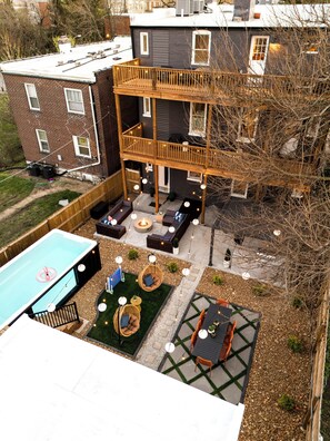 Outdoor dining - StayAtlas Retreat w/ Pool, Gym, Sauna, Games, BBQ (St. Louis)