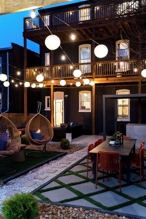 Outdoor dining - Osceola (St. Louis)