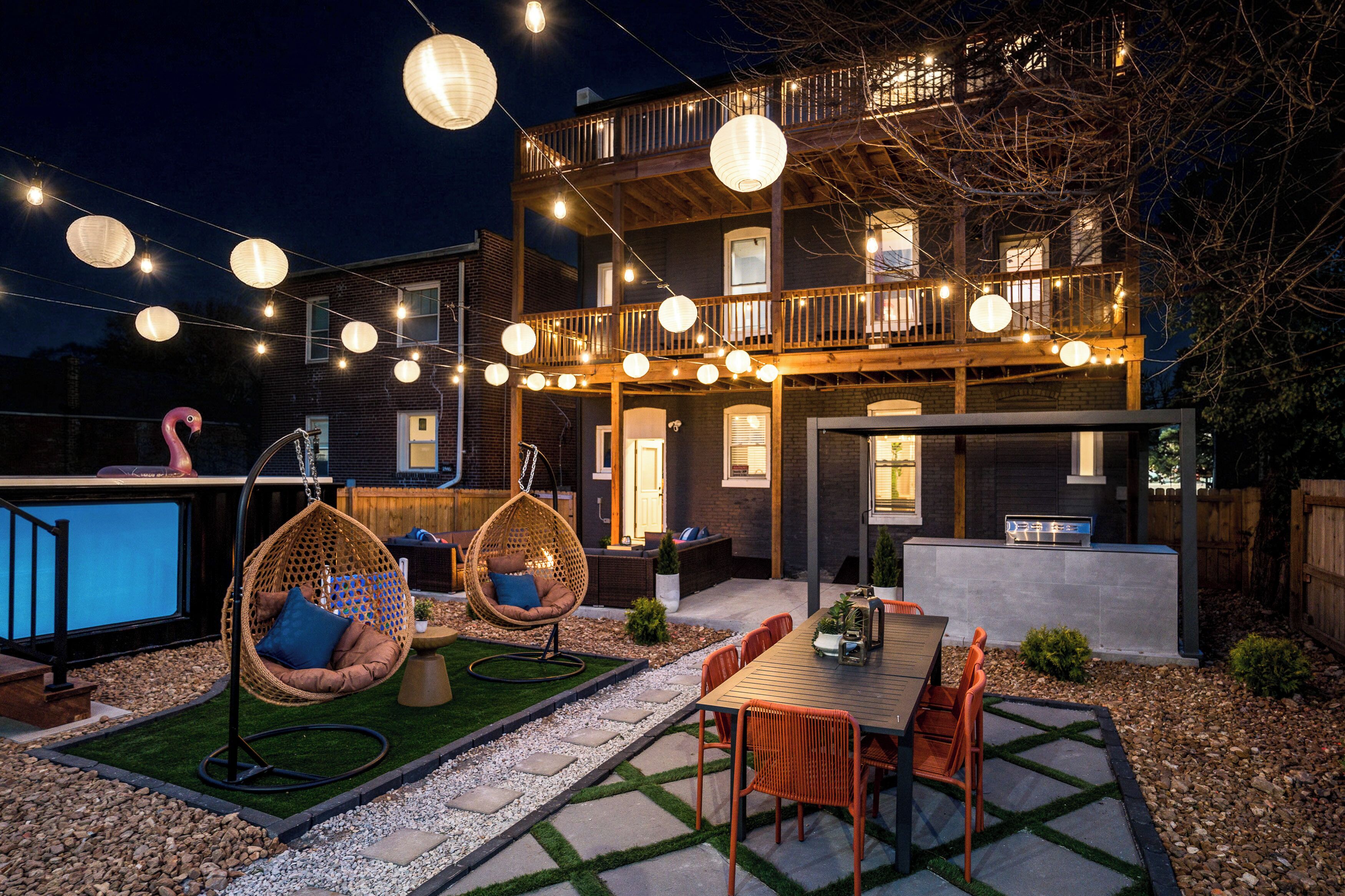 تناول الطعام بالخارج