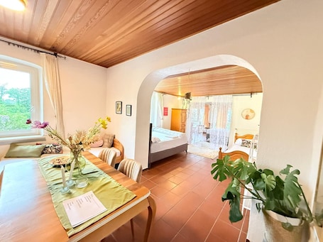 Standard Apartment. Dreischläger Hof