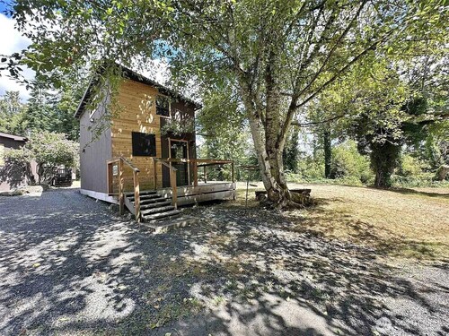 Charming rustic cabin 5 minutes from the lake Mayfield.