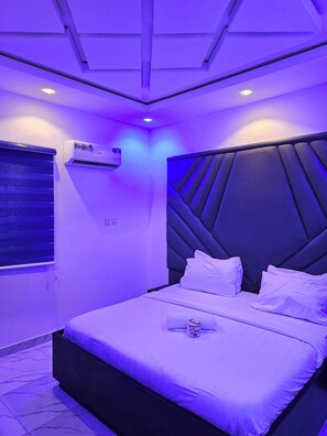 Superior Studio Suite, City View - VINCHEE SUITES (Lagos)