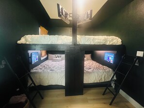 2 dormitorios, tabla de planchar con plancha, wifi gratis y ropa de cama