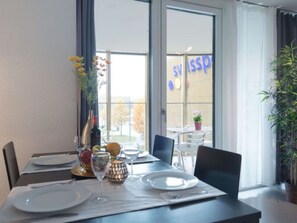 Dining - LU Pilatus IV - Allmend HITrental Apartment by Interhome (Lucerne)
