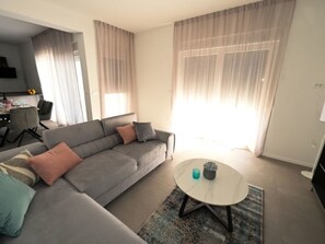 TV - Villa Zara Blu with pool by Interhome (Crno)