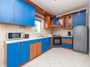 Private kitchen - Beachside Holiday House Manuela by Interhome (Vir)