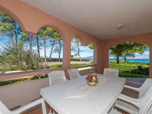 Outdoor dining - Beachside Holiday Home Marija by Interhome (Vir)