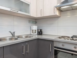 Private kitchen - Beachside Holiday House Anamarija by Interhome (Vir)