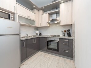 Private kitchen - Beachside Holiday House Anamarija by Interhome (Vir)