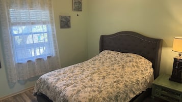 2 bedrooms, WiFi, bed sheets