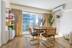 Dining - Delightful 2-bedroom apartment with AC in vibrant Honolulu (Honolulu)