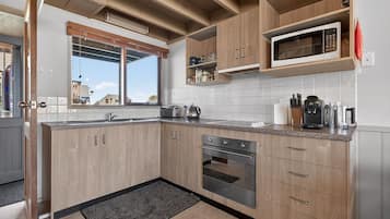 Microwave, oven