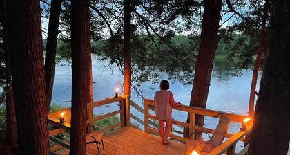 1-bedroom off grid cabin in serene Woodville perfect for relaxing getaway
