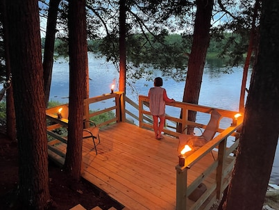 1-bedroom off grid cabin in serene Woodville perfect for relaxing getaway