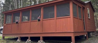  1-bedroom off grid cabin in serene Woodville perfect for relaxing getaway