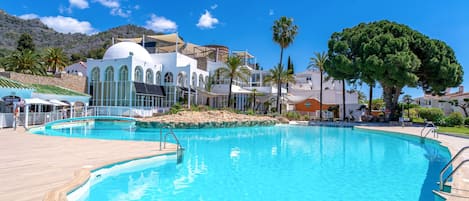 プール