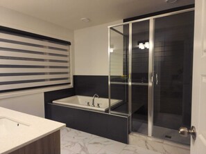 Bathroom - Edmonton Executive Suite in Prime Location (Edmonton)