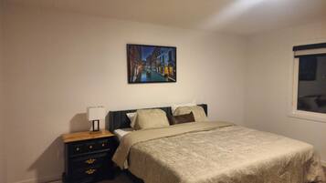 4 bedrooms, internet, bed sheets