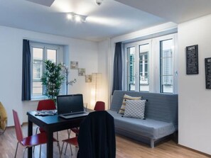 Interior - LU Venus ll - Old Town HITrental Apartment by Interhome (Lucerne)
