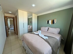 2 bedrooms, iron/ironing board, WiFi, bed sheets - Clócio 201 - Beachfront apartment on Cabo Branco beach (João Pessoa)