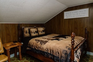 Desk, WiFi, bed sheets