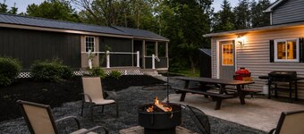 Surrounded by Nature - Frog Hollow Cabin & Bunk Room: Hot Tub | Fire Pit | Grill