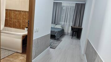 8 bedrooms, iron/ironing board, WiFi, bed sheets