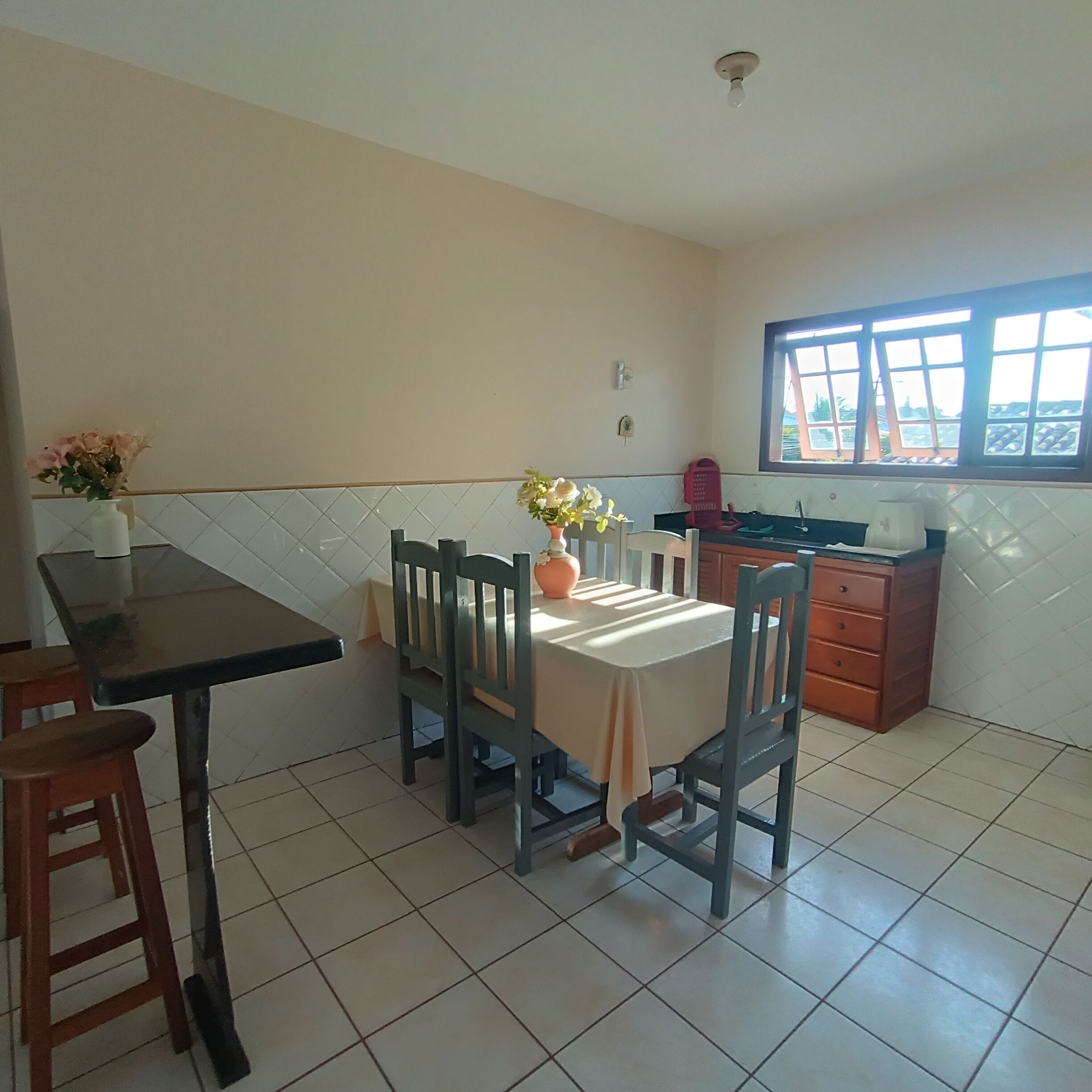 Superior Apartment, Pool View | Dining