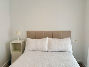 Iron/ironing board, free WiFi, bed sheets, wheelchair access - Light, sea and swimming pool: your perfect base for teleworking in Palm-Mar, Tenerife South. (Palm-Mar)
