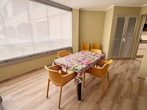Dining - Light, sea and swimming pool: your perfect base for teleworking in Palm-Mar, Tenerife South. (Palm-Mar)