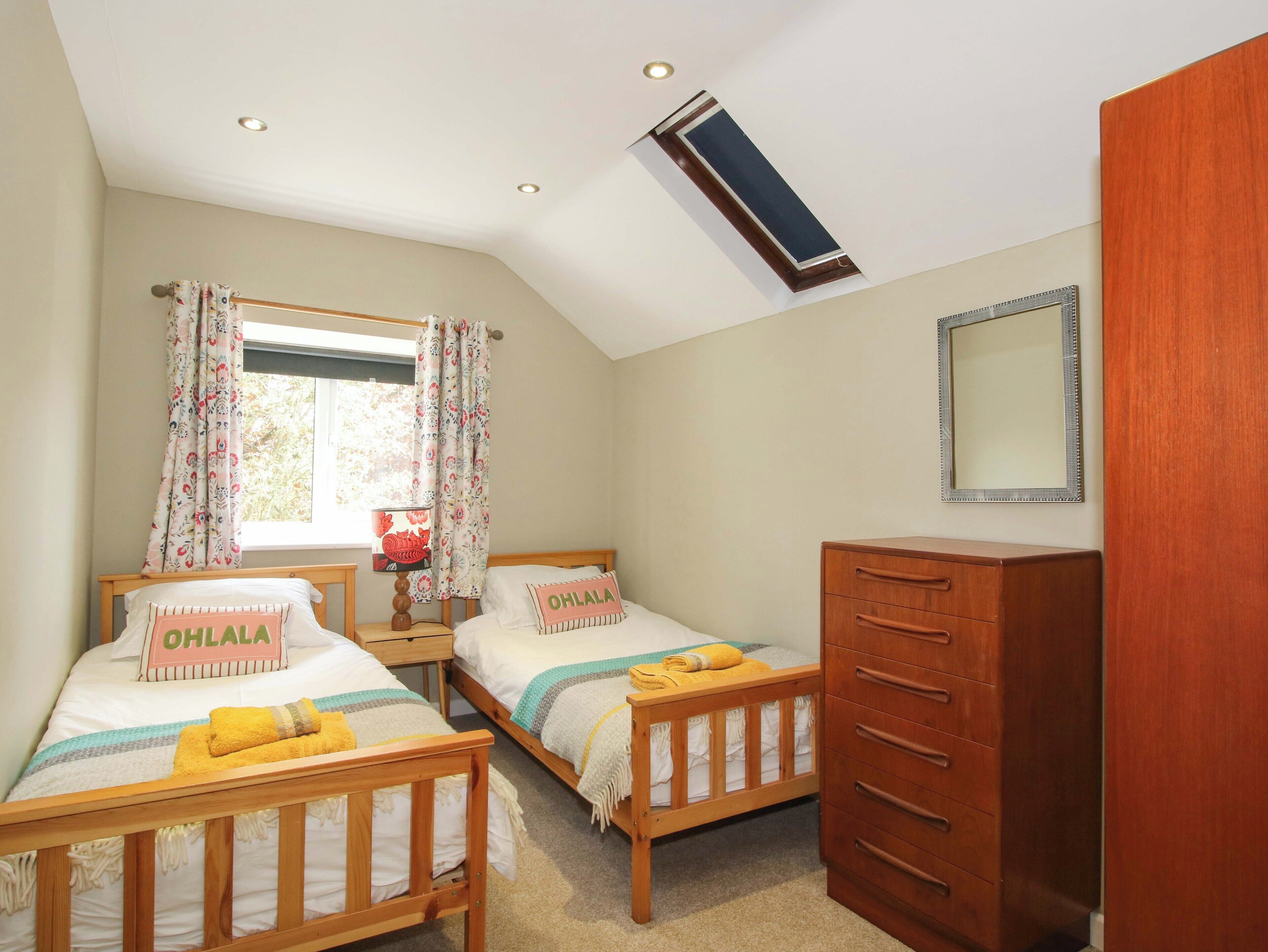 2 bedrooms, WiFi (free), individually decorated, individually furnished