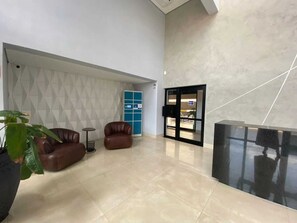 Lobby - Vrbo Property (Campo Grande)