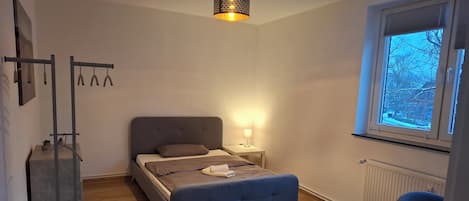 1 habitación, wifi y ropa de cama