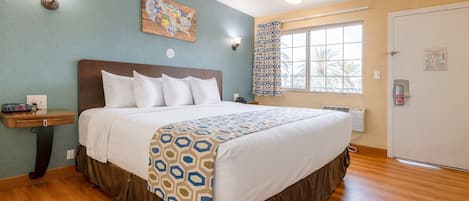 Deluxe Room, Mobility Accessible, Non Smoking | Desk, iron/ironing board, free WiFi