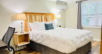Peaceful 1BR Corporate Apt - Travelers, Contractors & Medical Pros Welcome