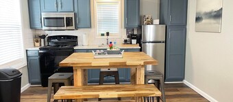 Peaceful 1BR Corporate Apt - Travelers, Contractors & Medical Pros Welcome