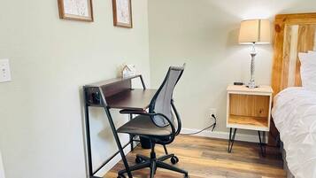 1 chambre, fer et planche à repasser, Wi-Fi gratuit, draps fournis