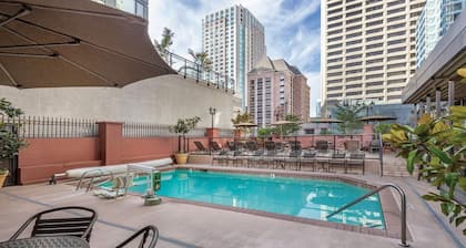 Downtown Seattle 1BR Hotel Unit at WorldMark Camlin – Classic City Stay