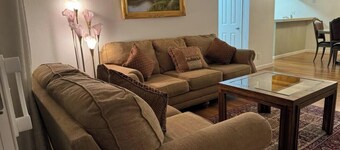 Cozy 1-bedroom apartment in beautiful Concord 1 mile away from concord pavillion