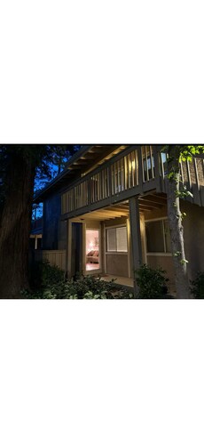 Cozy 1-bedroom apartment in beautiful Concord 1 mile away from concord pavillion