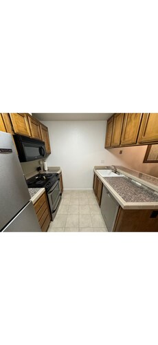 Cozy 1-bedroom apartment in beautiful Concord 1 mile away from concord pavillion