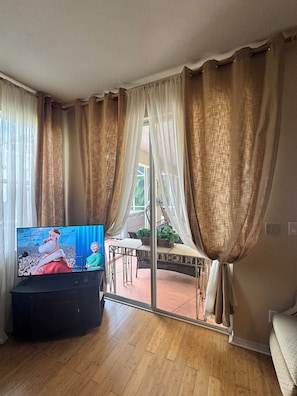 Smart TV - Marvelous 3-bedroom house with AC tennis courts in sunny Naples (Naples)