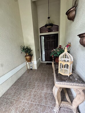 Interior - Marvelous 3-bedroom house with AC tennis courts in sunny Naples (Naples)