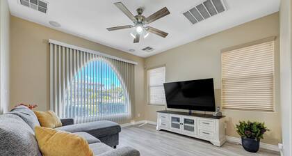 Comfortable 3BR/2,5BA Home Near Downtown Summerlin