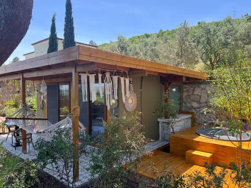 Cozy Villa Retreat with Pool & Jacuzzi